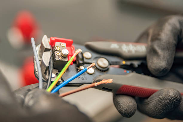 Best Electrical Outlet Repair  in Leavenworth, KS